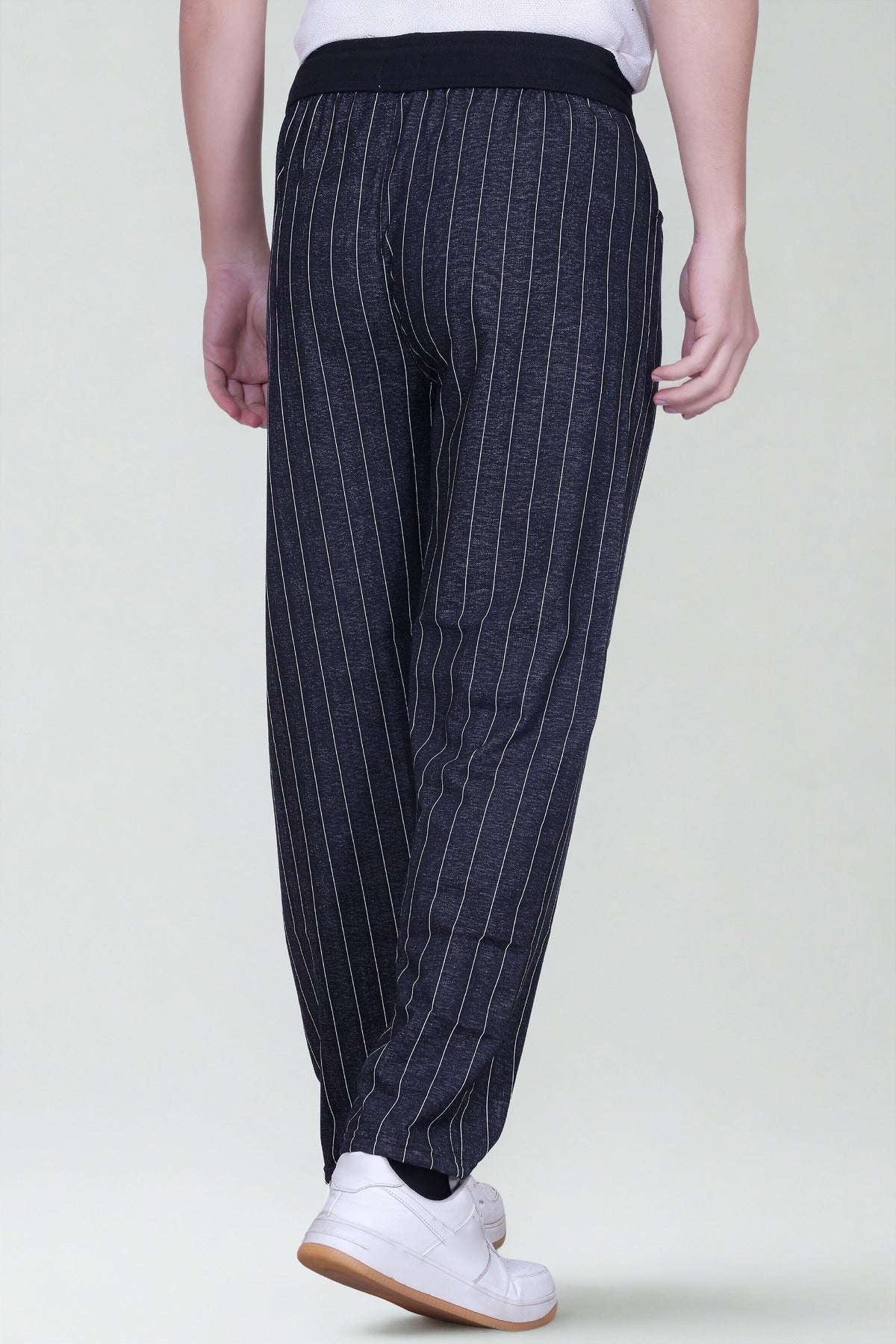 Jinxer Men’s Black Striped Straight-Fit Cotton Trackpant-Black