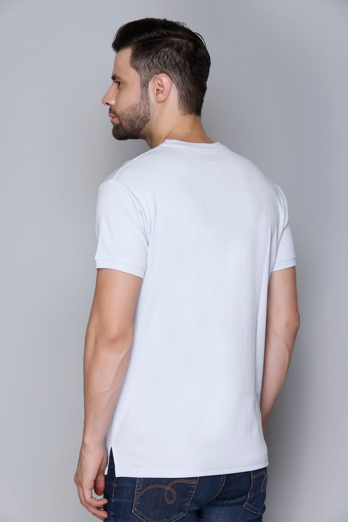 Men's Solid Round Neck T-shirt