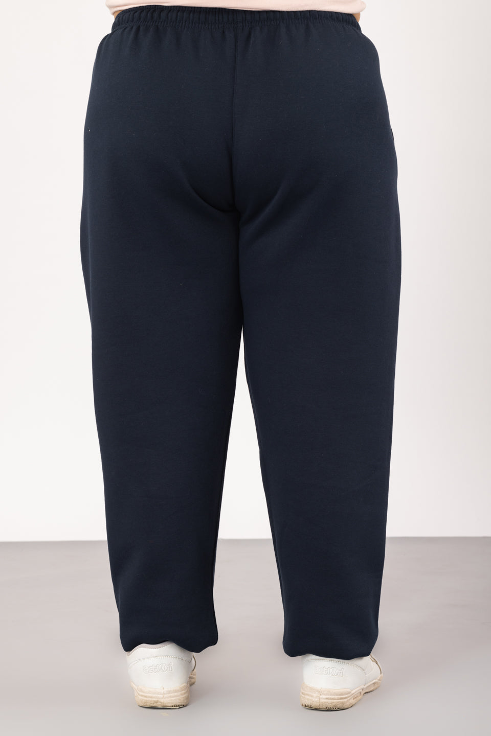 Women's Solid Regular Fit Track Pants