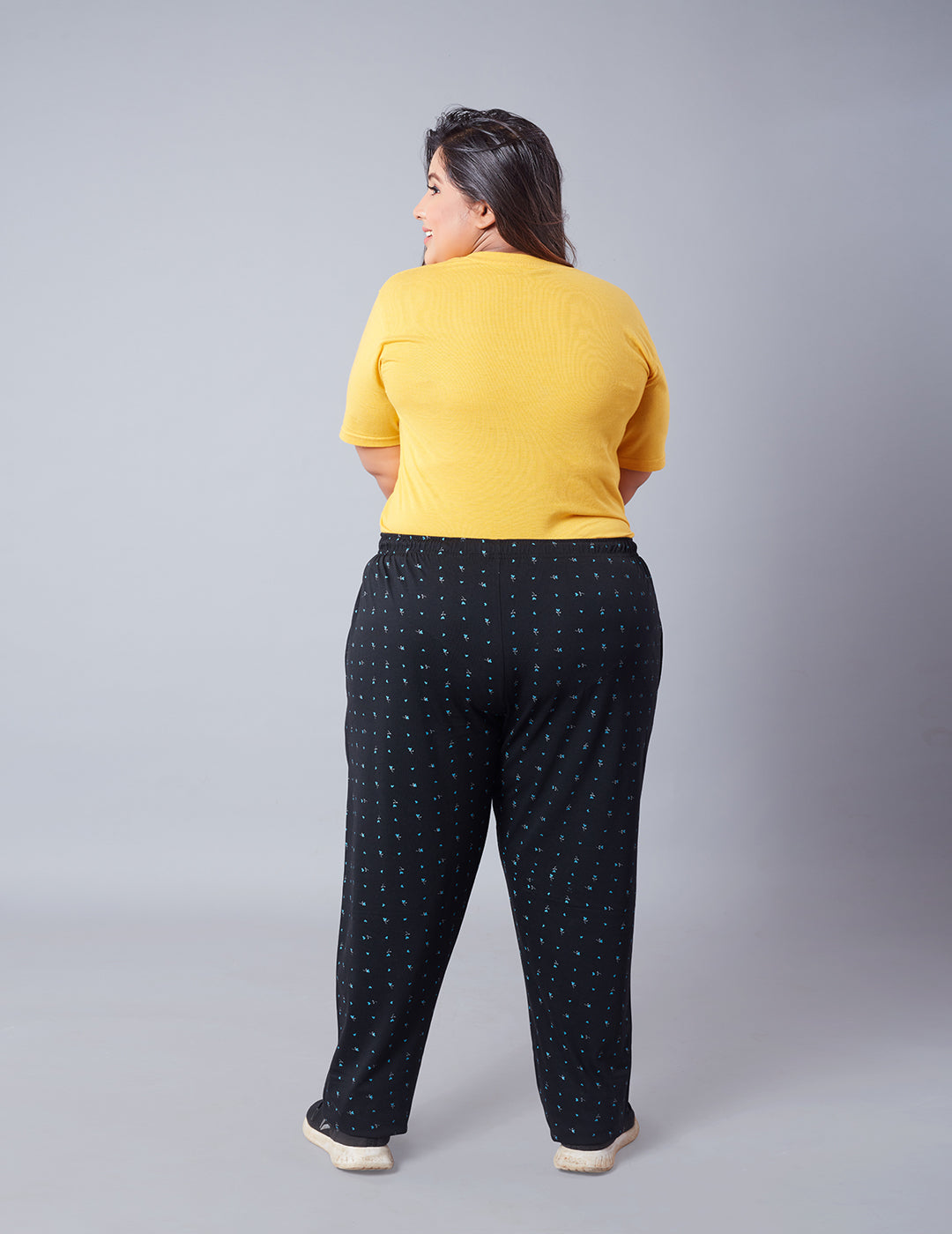 Mid Rise Straight Leg Pant with Side Pockets