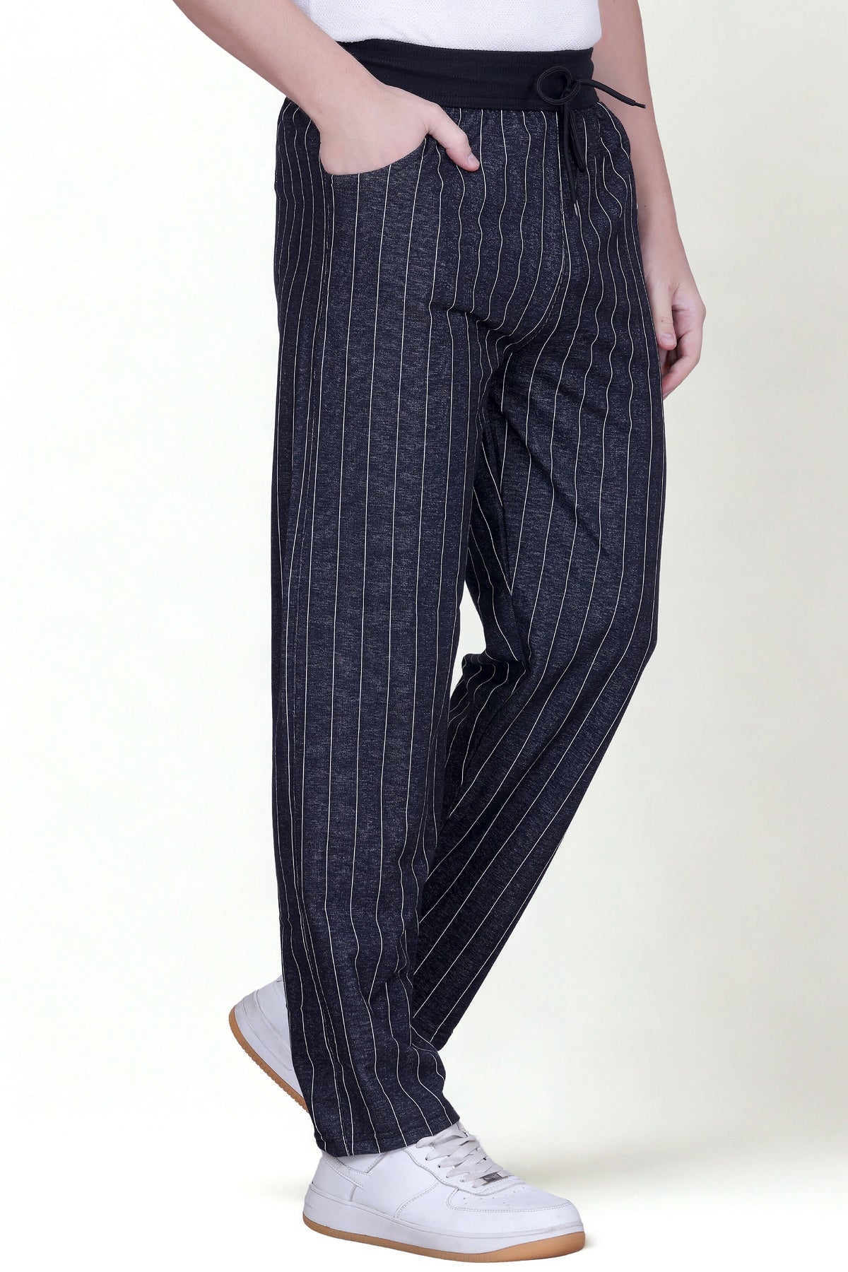 Jinxer Men’s Black Striped Straight-Fit Cotton Trackpant-Black