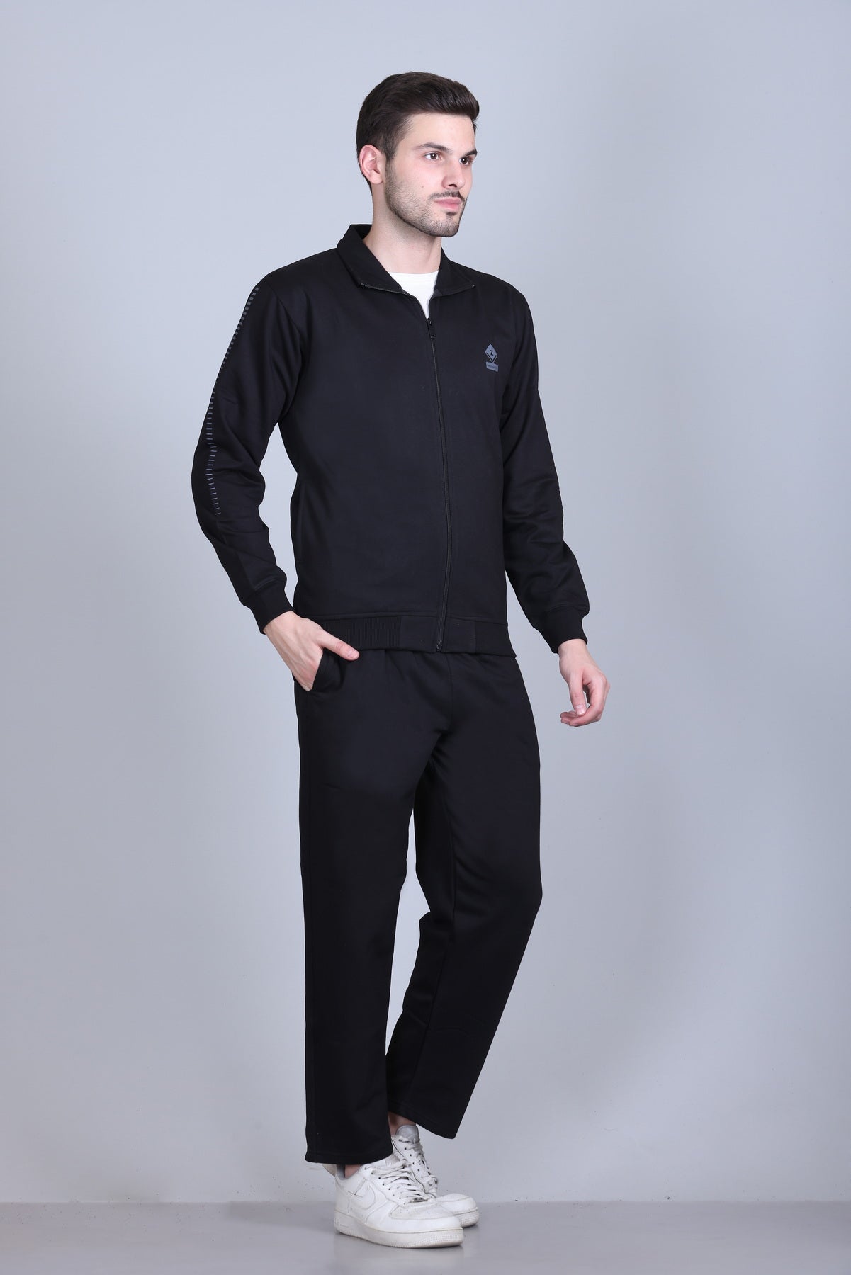 Jinxer Men Winter Wear Warm Fleece Tracksuits - Black