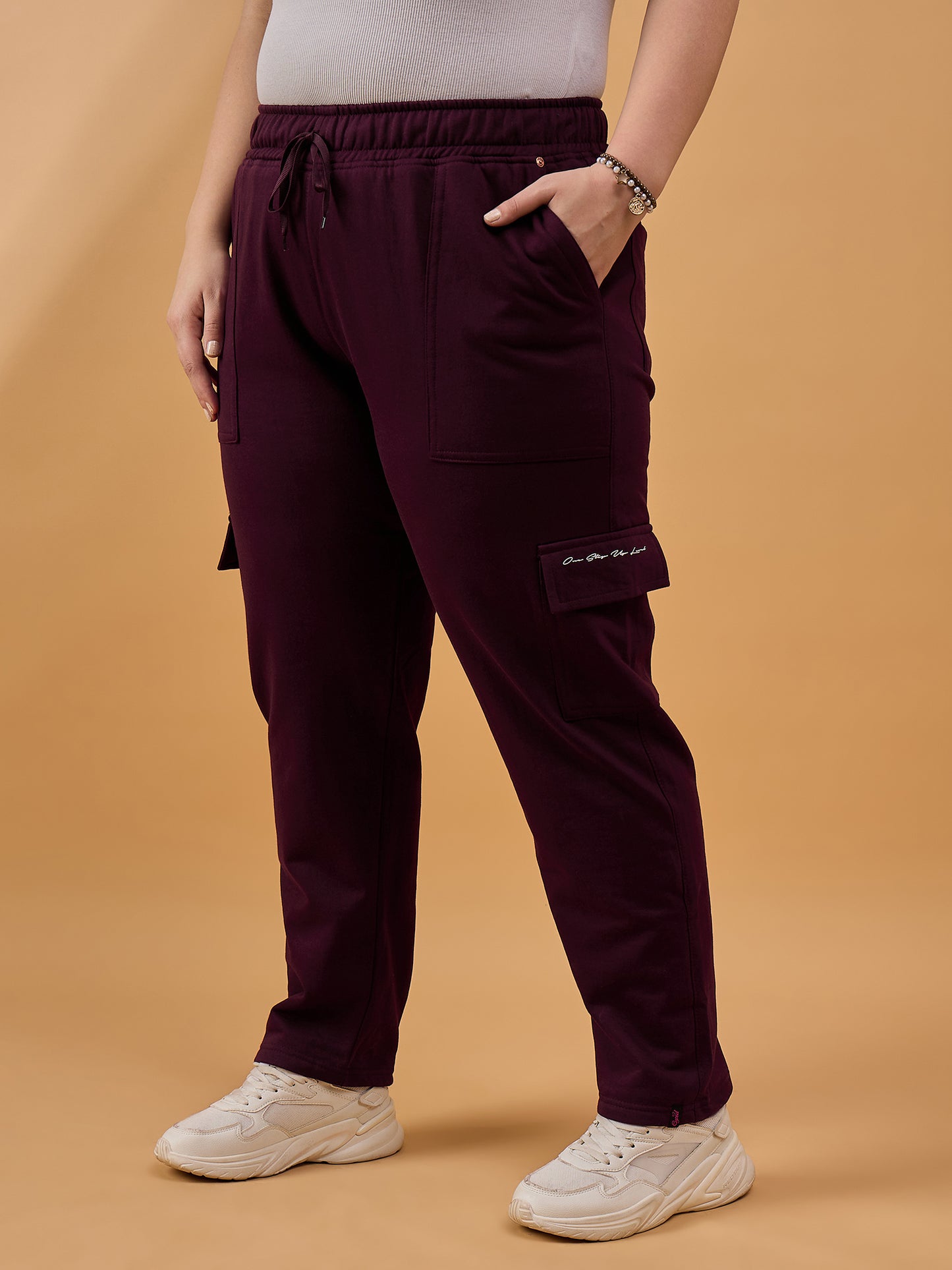 Plus Size Winters Cozy Fleece Cargo Pants For Women - wine